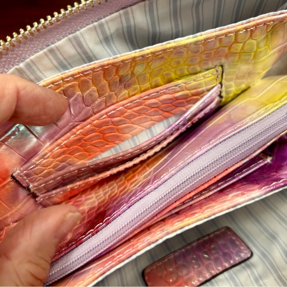 💐5/$25 Jen & Co Tie Dye Faux Alligator Crossbody Bag Wristlet NWT Rainbow Colors - Picture 8 of 14